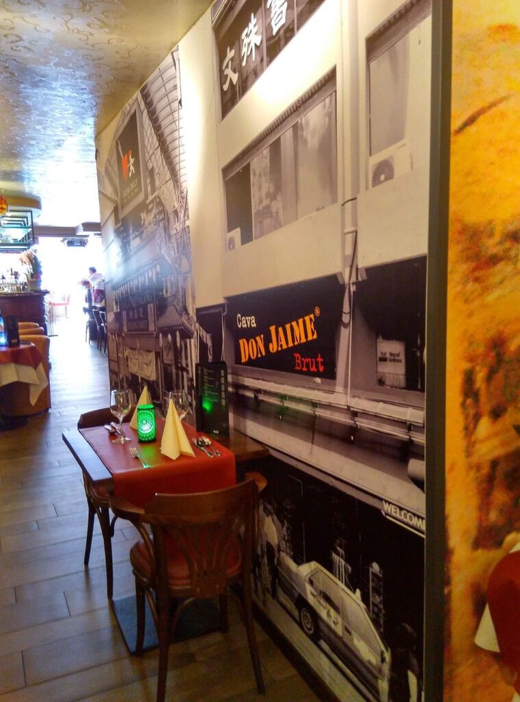 Asian Daily interieur